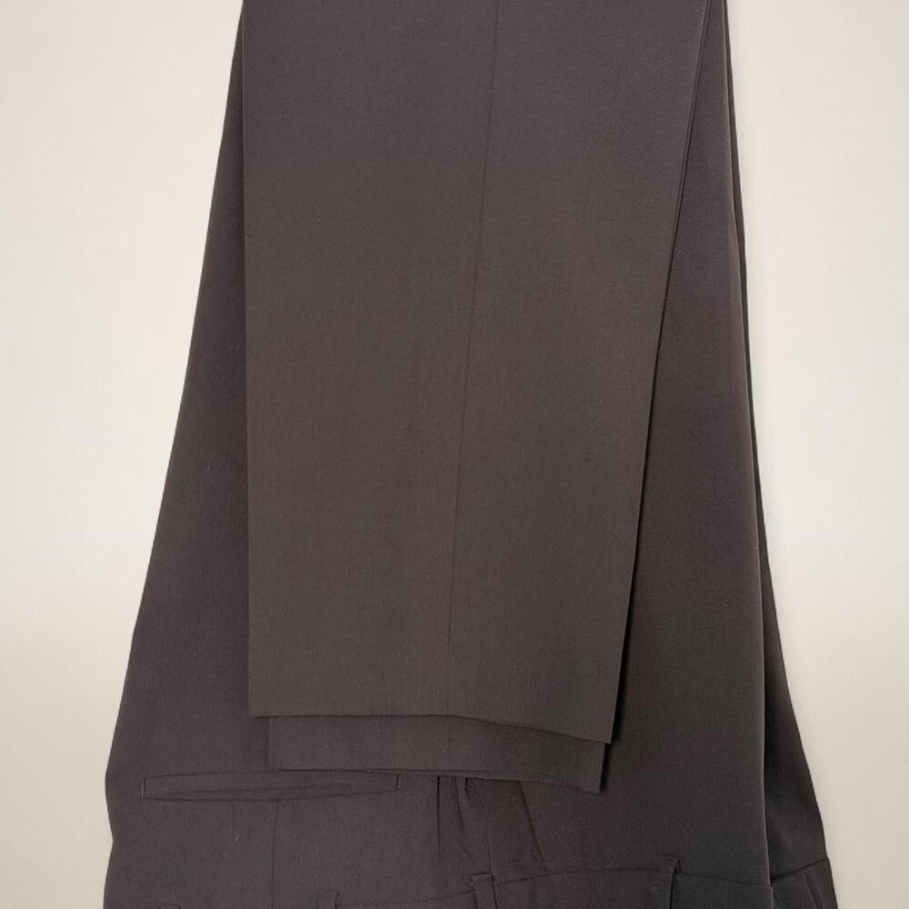 Izod Black slightly tapered leg Mens Dress Pants 38x30. Brand new without tags.